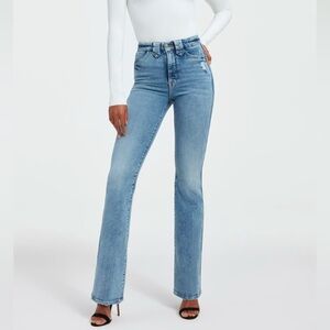 GOOD AMERICAN Good Curve Bootcut Jeans